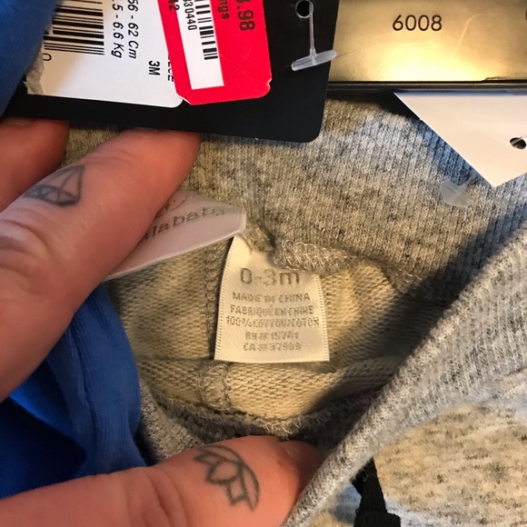 Multiple onesie set - Picture 4 of 6